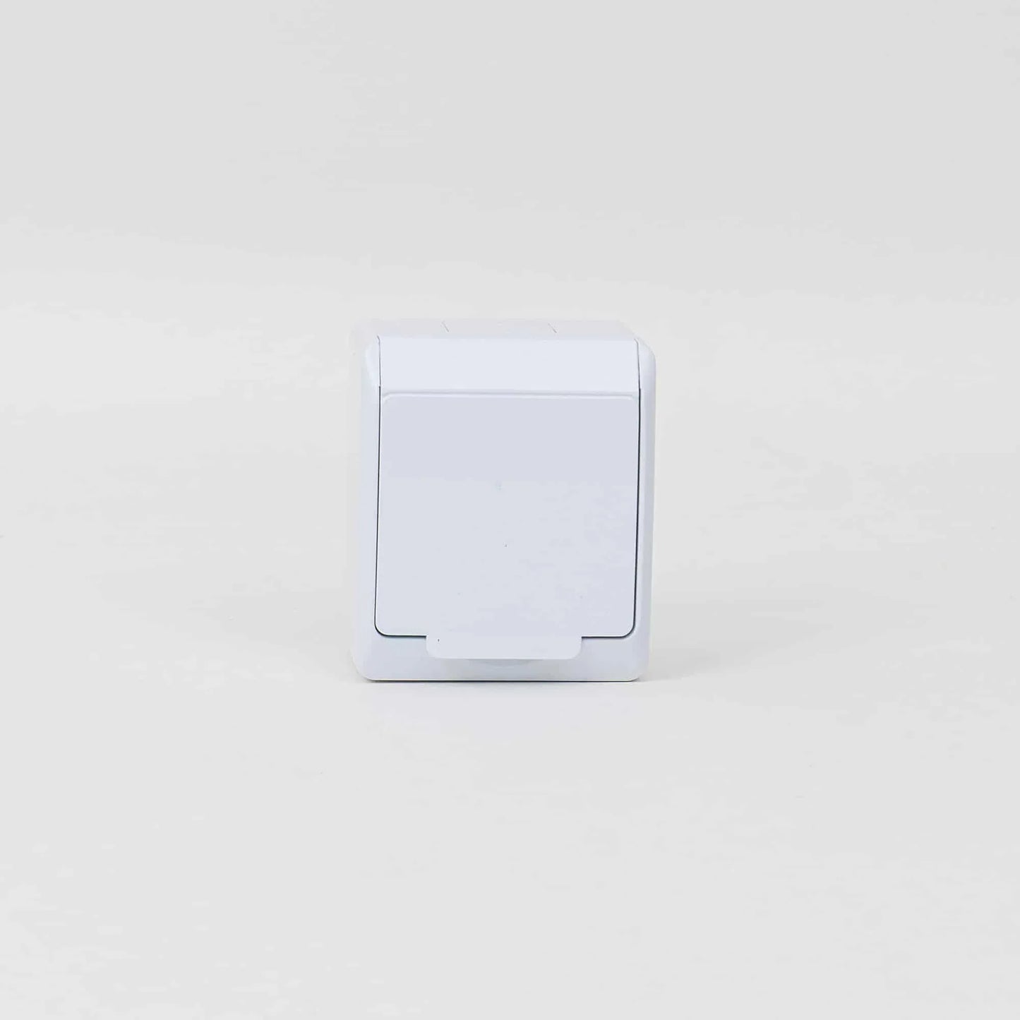 Priza simpla alba cu capac HERMES, 16A/250, IP44 / ELPL-0324-02