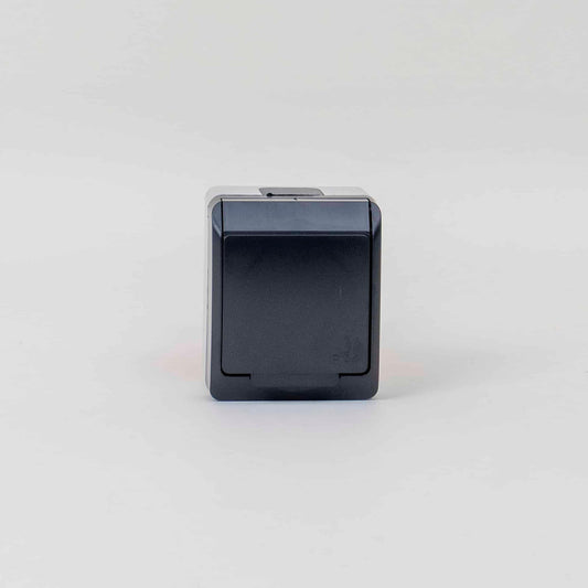 Priza simpla cu capac negru HERMES, 16A/250, IP44 / ELPL-0324-07