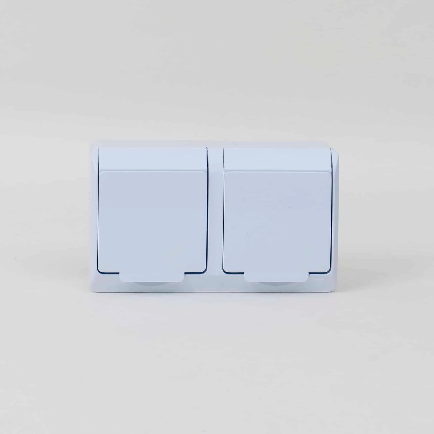 Priza dubla alba cu capac HERMES, 16A/250, IP44 / ELPL-0325-02