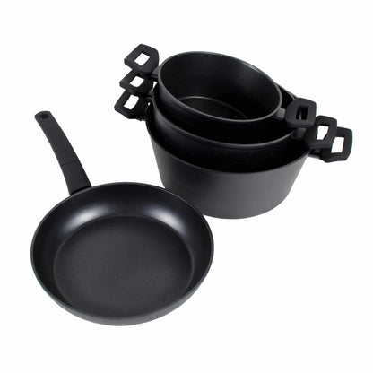 Set 7 piese din aluminiu cu strat neaderent compus din 3 oale cu manere +1 tigaie+ 3 capace sticla termorezistenta, inductie / ZLN 3277