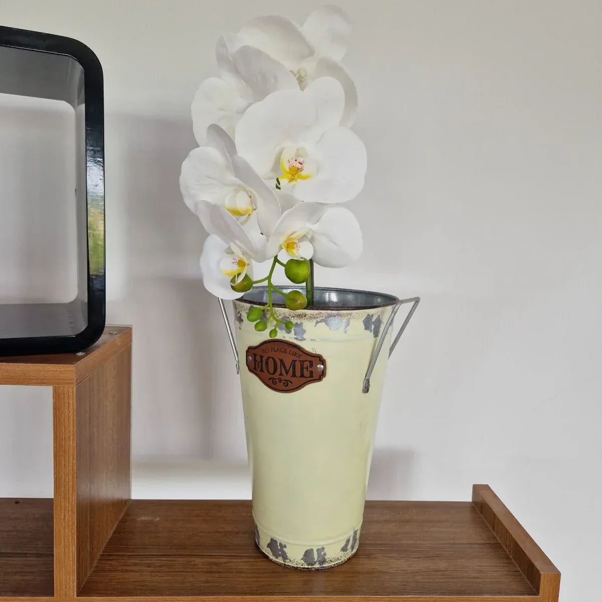 Vas decor din metal, Naimeed D2611, 165x255x165mm, Alb