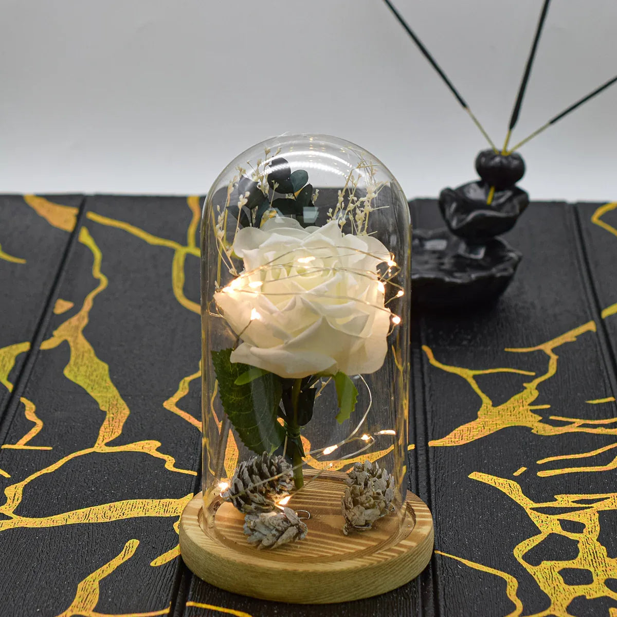 Aranjament floral in cupola de sticla, lumina Led, D4004, Alb