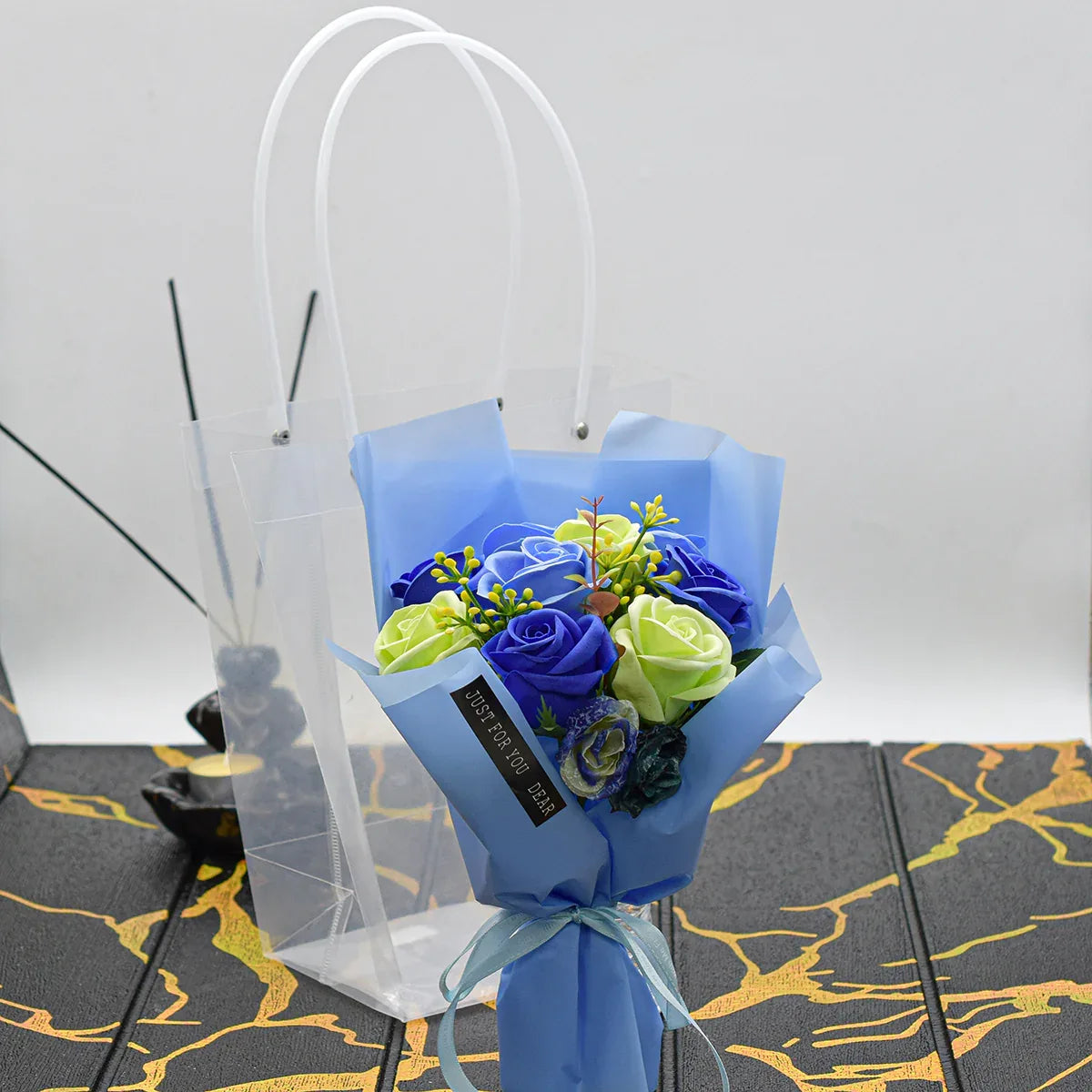 Aranjament floral elegant, flori de sapun, D4074, Blue