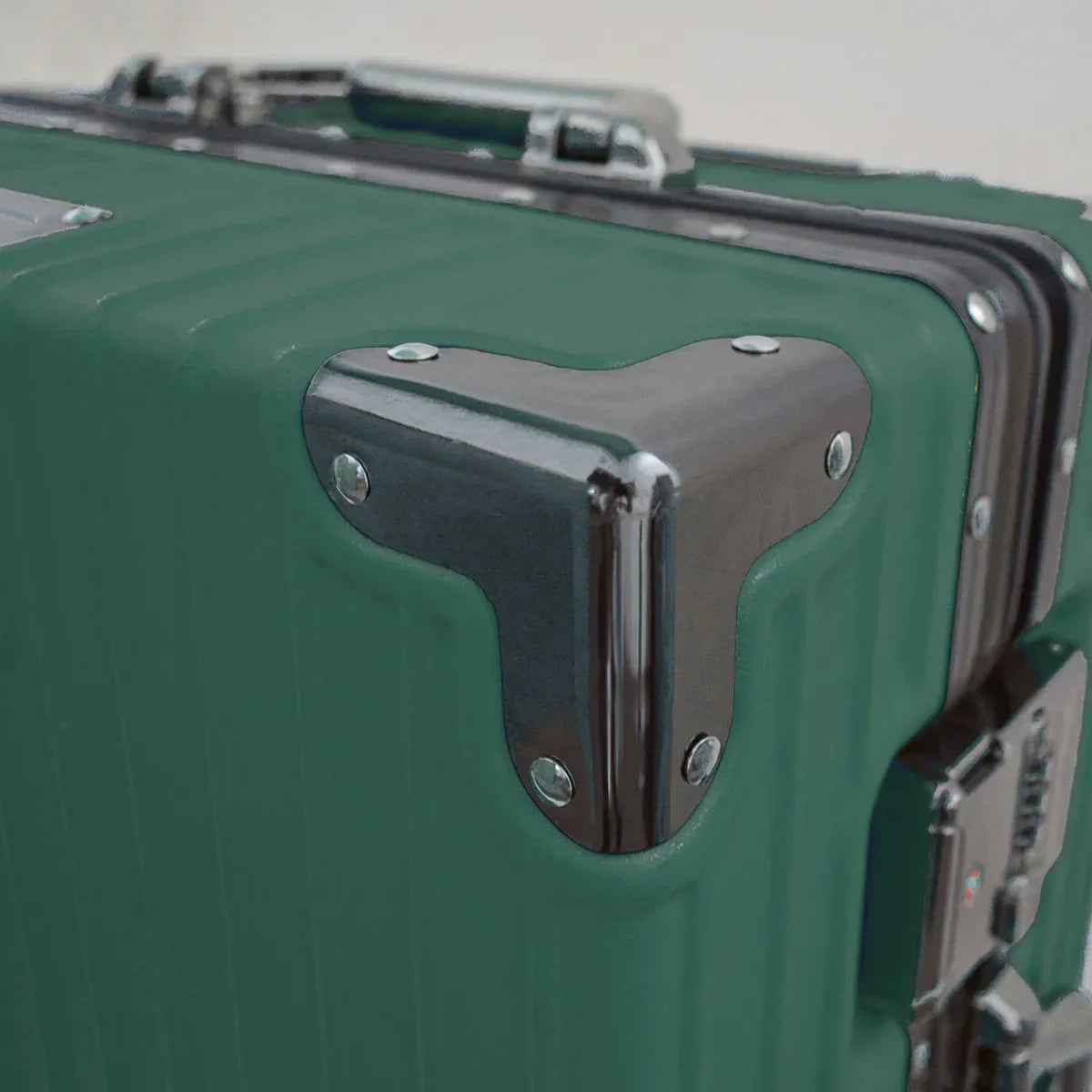 Troler, bagaj de cala, Naimeed D5401L, Premium Voyage, 4 roti duble 360 grade, ABS, inchidere cifru, Verde, 50x33x77cm