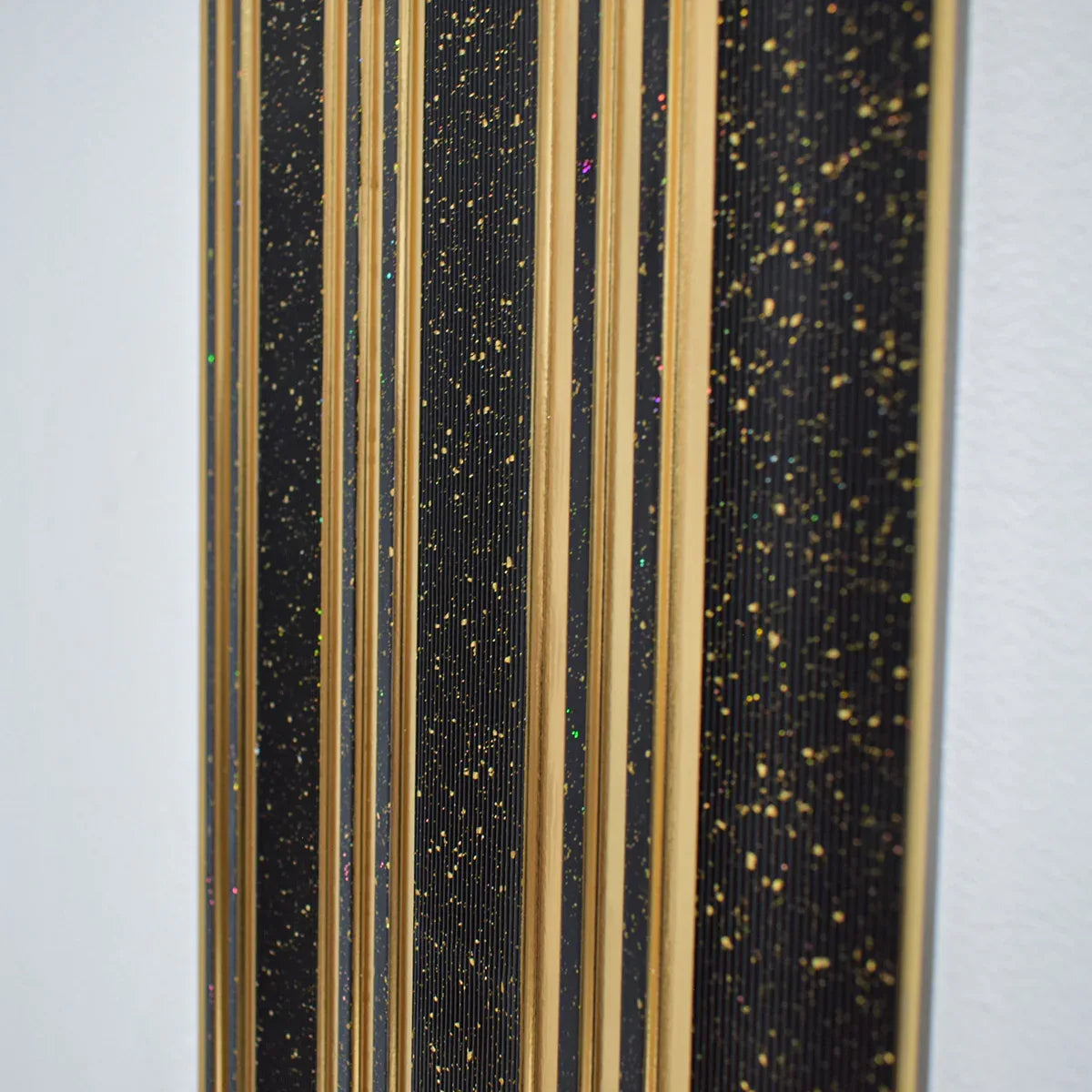 Set 5 panouri decorative, riflaj, polimer rigid, Naimeed D5504, 270x30x0.5cm, Negru/Auriu