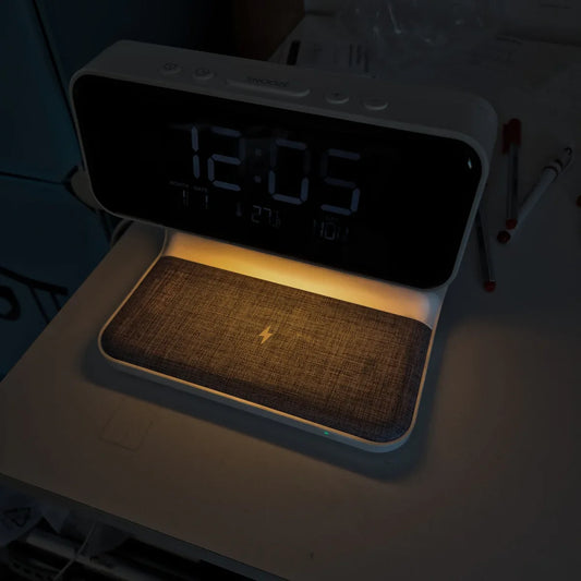 Ceas digital cu incarcator wireless incorporat, lumina de veghe reglabila, Naimeed D6063, Alb, 180x150x103mm