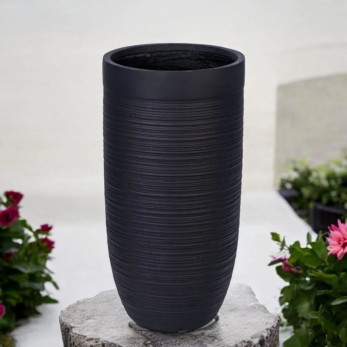 Ghiveci ecologic, Eco-friendly, Naimeed D6339, Mediu, din materiale minerale, Negru, 65x35x35cm