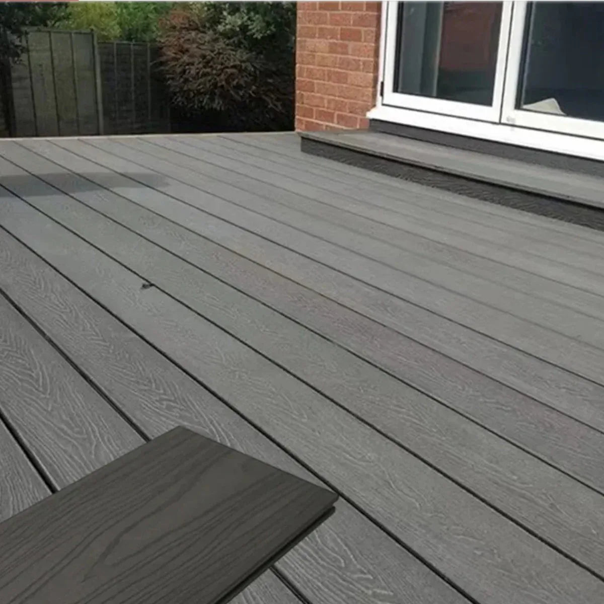 Pardoseala decking terasa din compozit WPC, Naimeed D7482, rezistenta sporita, 280x14x2.5cm, Maro tec