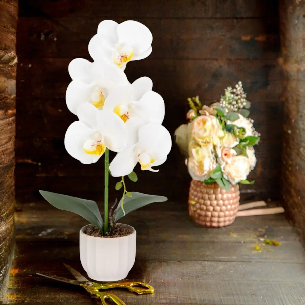 Orhidee cu aspect natural in ghiveci ceramic, 42 cm, Naimeed D6880, Alb