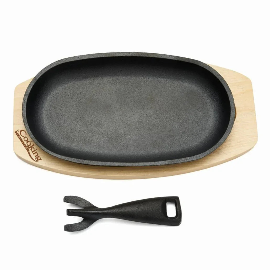 Platou oval din fontă 24x14 cm pentru servire, cu mâner detașabil și suport din lemn HEINNER / DCN65356